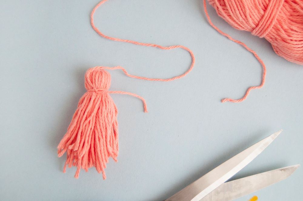 Tie-Dye Tassel Baskets with Tulip Two-Minute Tie Dye