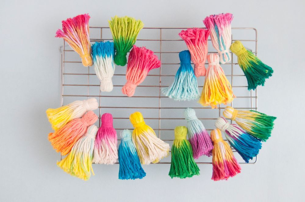 Tie-Dye Tassel Baskets with Tulip Two-Minute Tie Dye